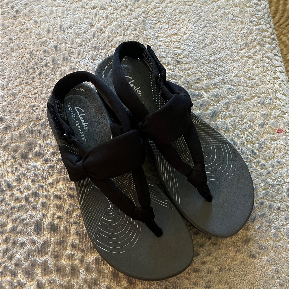 Clarks Black and Gray Cloudsteppers Sandals
